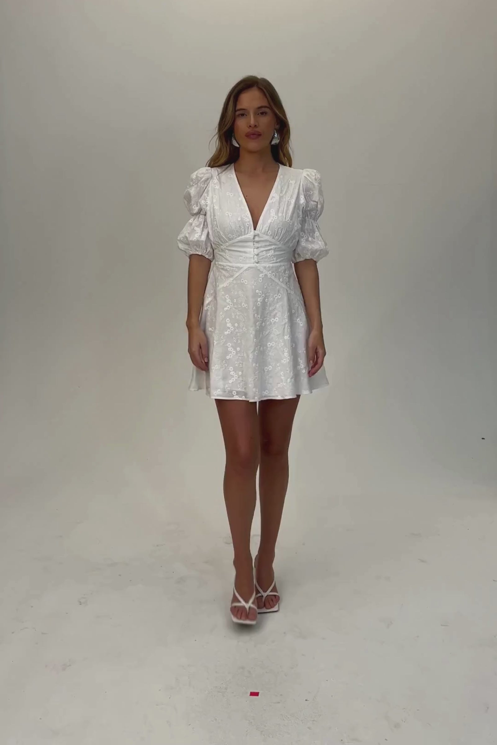 Mini dress in white embroidery – Shop now – adoore.se